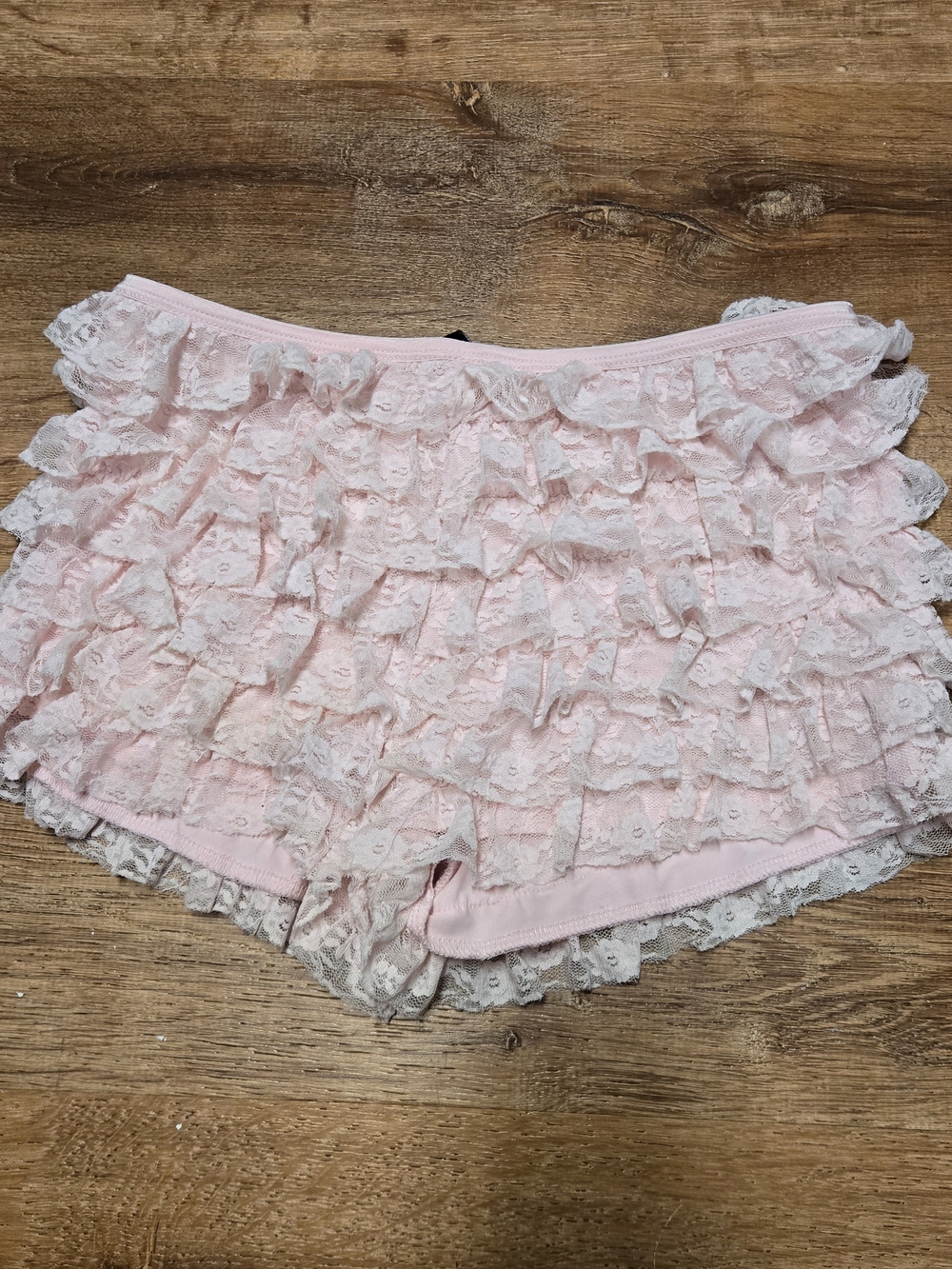Windsor Pale Pink Ruffle Lace Shorts Small